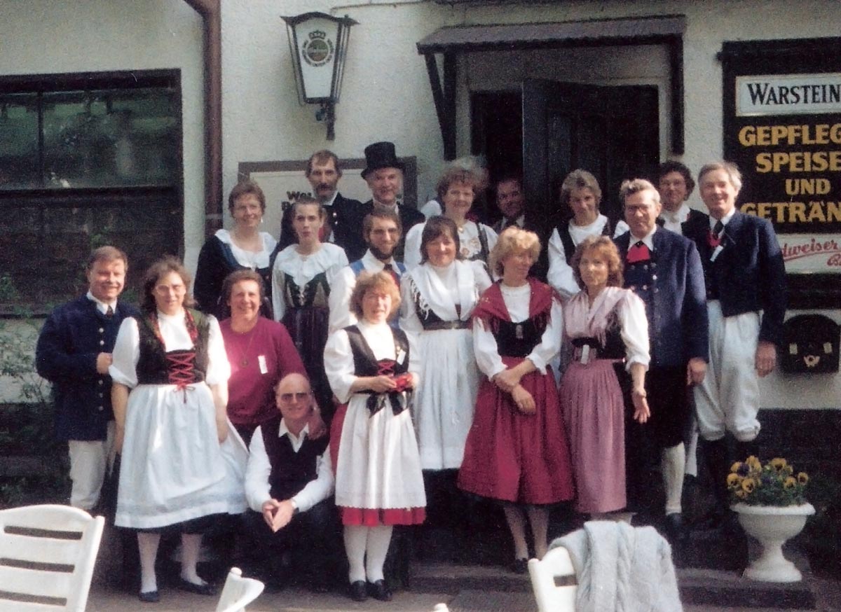 Treffen mit anderen Gruppen sind wichtig und machen Spaß. Der Märkische Volkstanzkreis wurde im Herbst 1978 in Westberlin von Anni Herrmann gegründet
