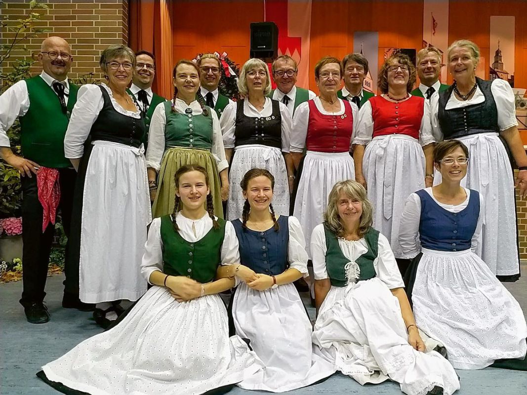 Die Volkstanzgruppe im OWK Auerbach beim Fränkischen Tanzfest in Obernburg im Oktober 2019